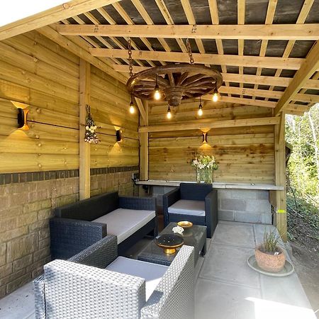 Riverside 2 Bedroom Townhouse With Car Charger Abergavenny Exteriör bild