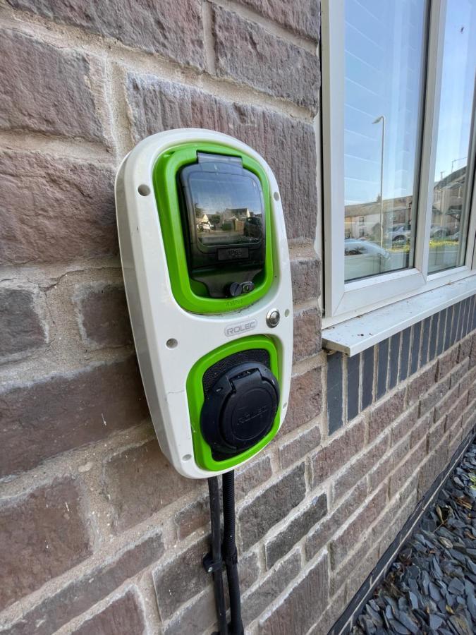 Riverside 2 Bedroom Townhouse With Car Charger Abergavenny Exteriör bild